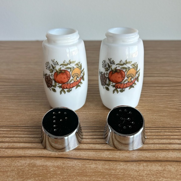 Vintage Canada Van Pak Heavy Milk Glass Harvest Vegetable Salt & Pepper Shakers - Picture 3 of 7